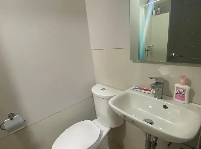 Aparthotel Cozy Fully Furnished Qc With Skyline View Manila