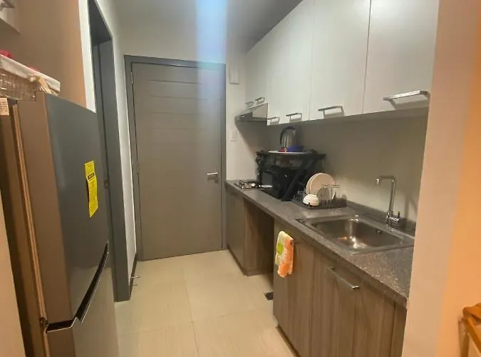 Cozy Fully Furnished Qc With Skyline View * Manila