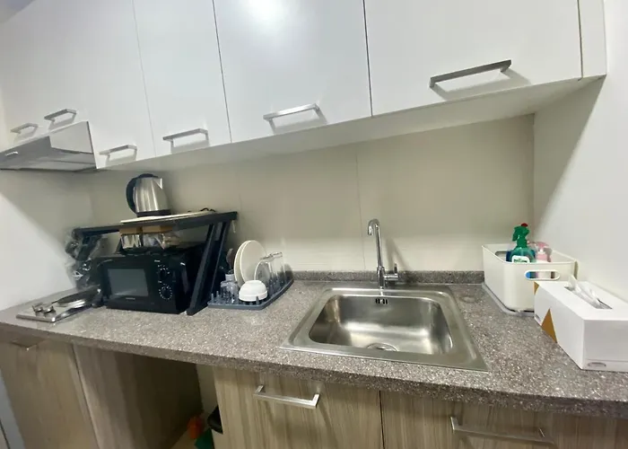Cozy Fully Furnished Qc With Skyline View Aparthotel Manila