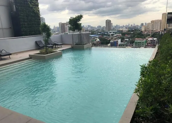 Cozy Fully Furnished Qc With Skyline View Manila