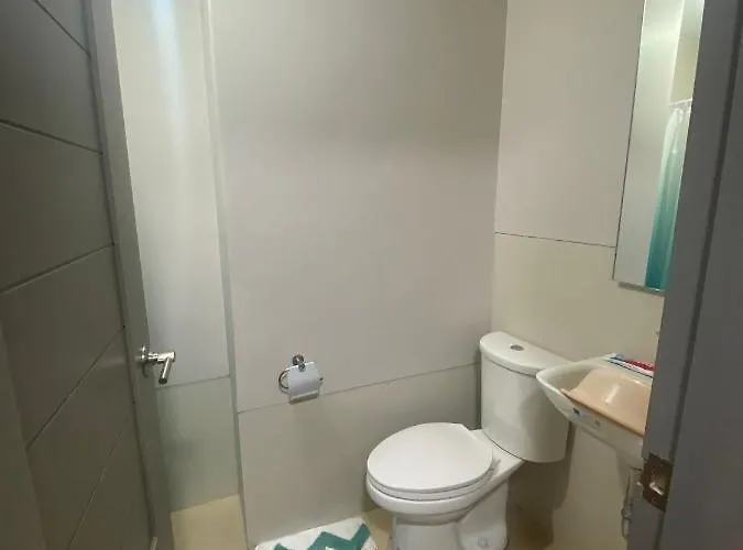 Cozy Fully Furnished Qc With Skyline View Aparthotel Manila